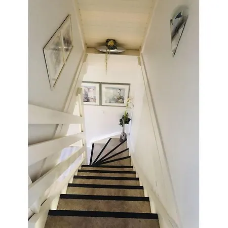 Frog Modern Retreat Holiday home *