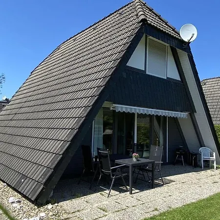 Frog Modern Retreat Holiday home Hoddersdeich